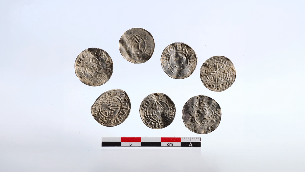 Tesouro viking com 3 mil moedas é achado na Noruega e pode reescrever história econômica