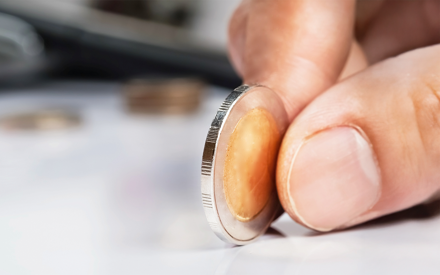 Novas técnicas ajudam a identificar envelhecimento falso em moedas