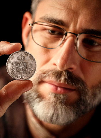 Da Realeza ao Povo: A Evolução da Numismática