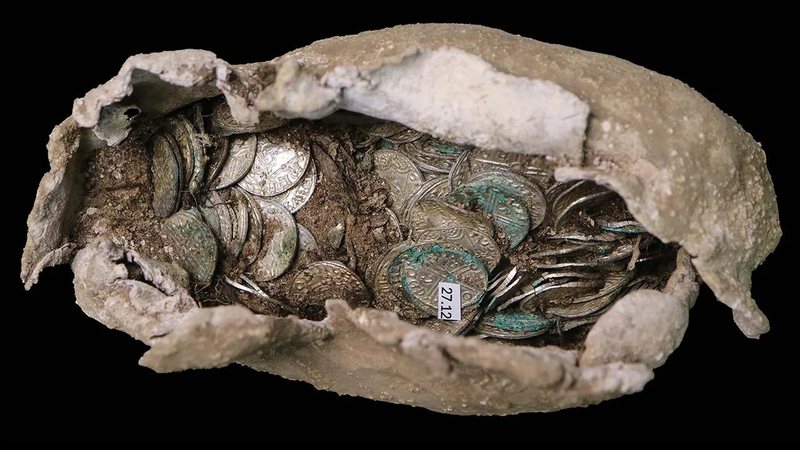 Tesouro de Moedas do Século XI é Descoberto em Obra de Usina Nuclear na Inglaterra