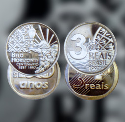 Voce sabia que o  real brasileiro já teve moeda de “3 reais”