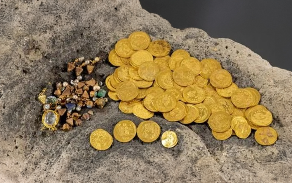 Tesouro bizantino encontrado em cidade cristã perto do Mar da Galileia revela riqueza antes de invasão persa
