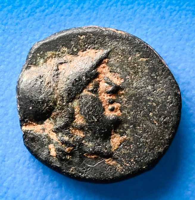 Adolescente encontra moeda grega de 2.300 anos em Berlim — e intriga arqueólogos