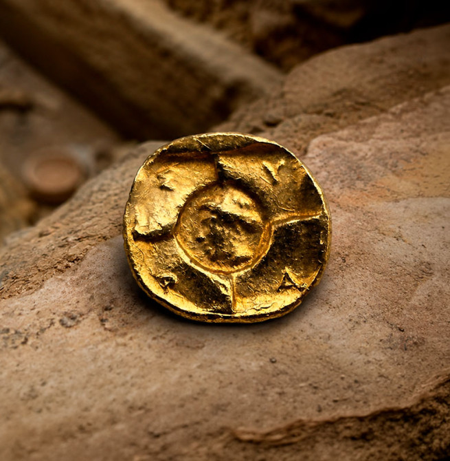 Moeda de ouro de Siracusa do século 5 a.C. é encontrada em túmulo na Sicília