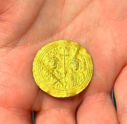 Como uma moeda de ouro bizantina foi parar nas montanhas da Noruega