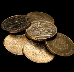 Moedas celtas de 2.300 anos indicam oferenda religiosa em pântano suíço