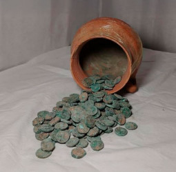 Tesouro de moedas do Império Kushan é achado no sul do Tajiquistão