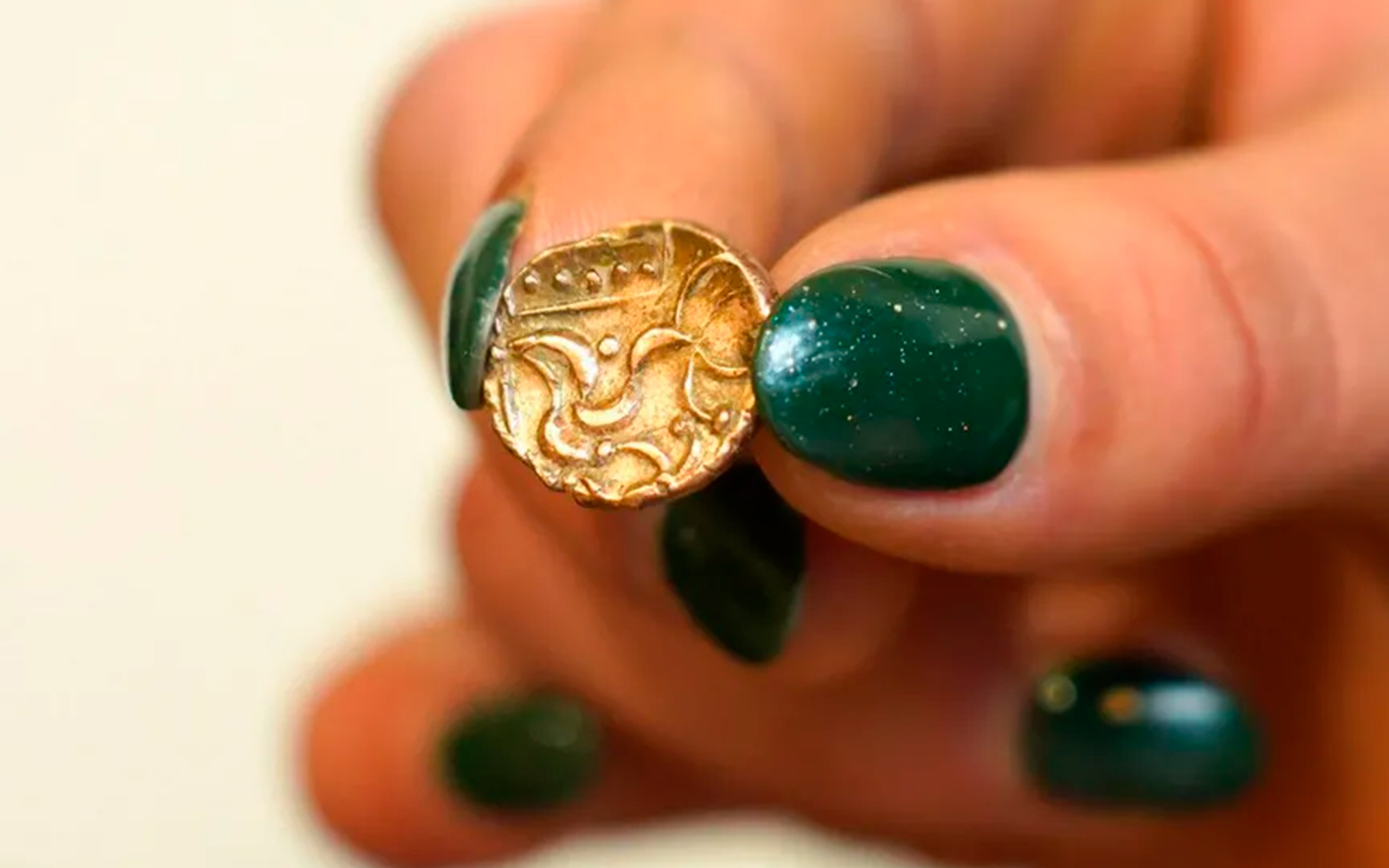 Moeda de ouro celta rara é vendida por R$ 3.300 no Reino Unido