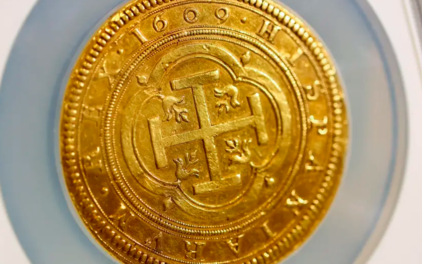 Moeda de 400 anos bate recorde de valor na Europa