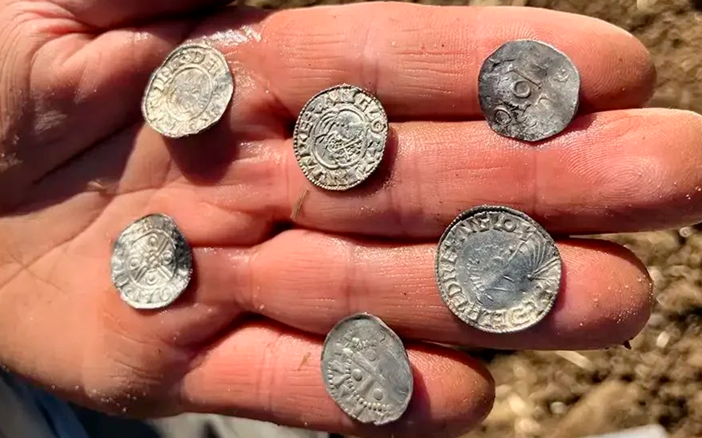 Tesouro de moedas da Era Viking bate recorde na Noruega